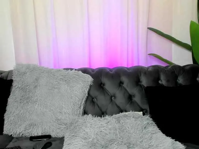 Live sex webcam photo for LorelaiKiss #278079630