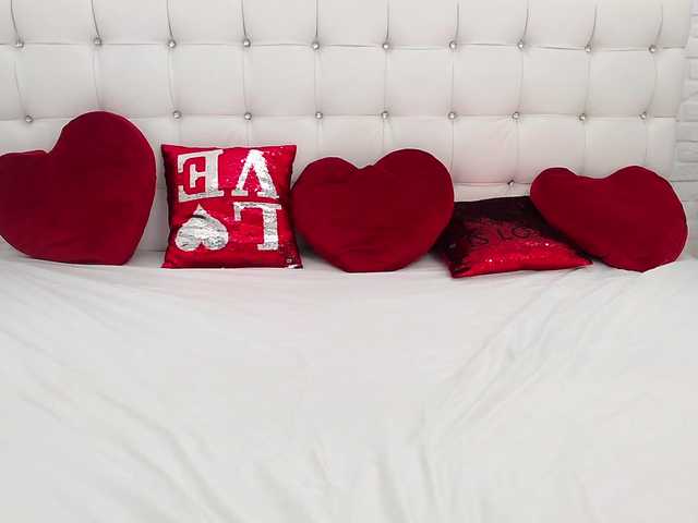 Live sex webcam photo for Loren-Blue #276098639