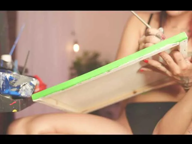 Live sex webcam photo for LorenRosse #278007612