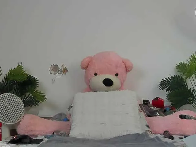 Live sex webcam photo for Lorena422 #290135493
