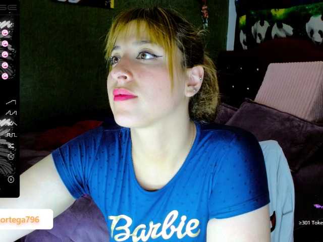 Live sex webcam photo for Lorenalyh #275583571