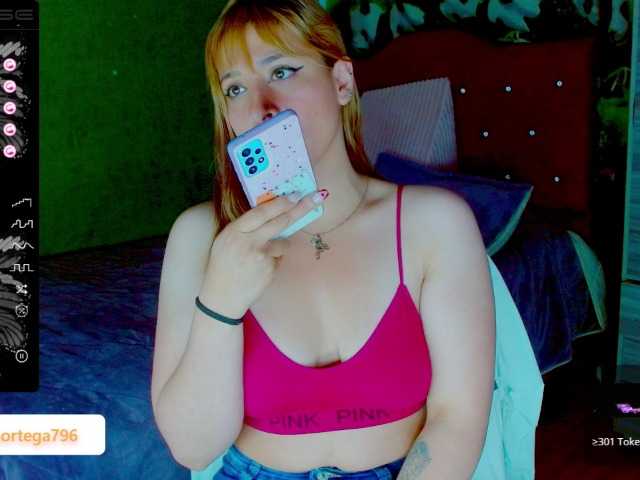 Live sex webcam photo for Lorenalyh #275605151