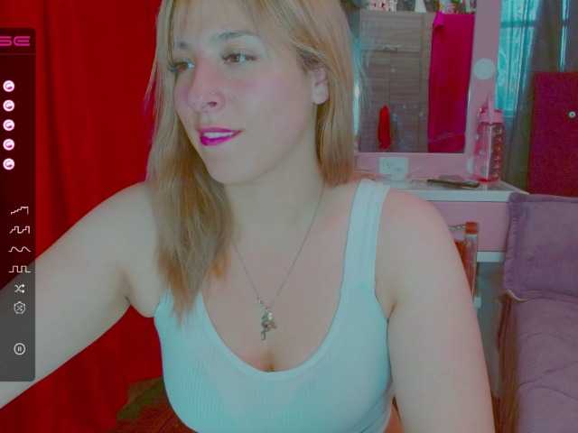 Live sex webcam photo for Lorenalyh #276021048