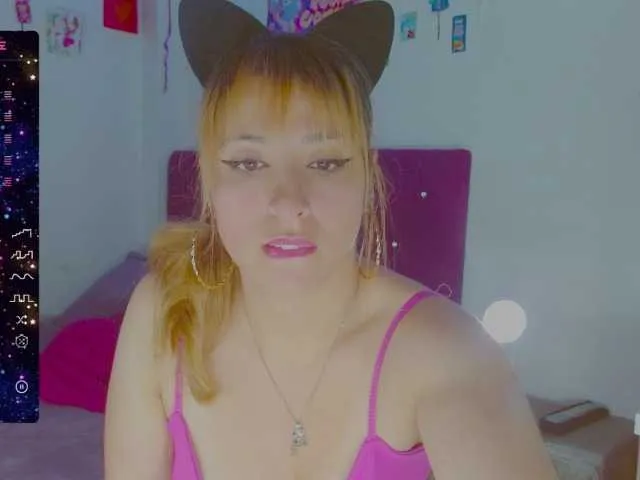 Live sex webcam photo for Lorenalyh #276268159