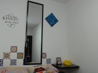 Live sex webcam photo for Lorenax69 #207102786