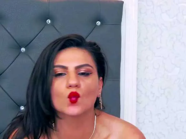 Live sex webcam photo for LorenneMays #290312484