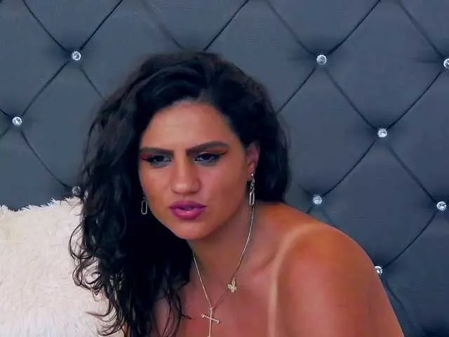 Live sex webcam photo for LorenneMays #291540761