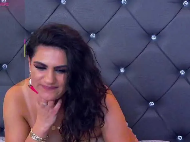 Live sex webcam photo for LorenneMays #292212105