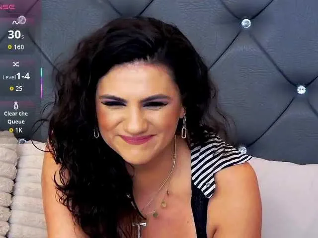 Live sex webcam photo for LorenneMays #292332445