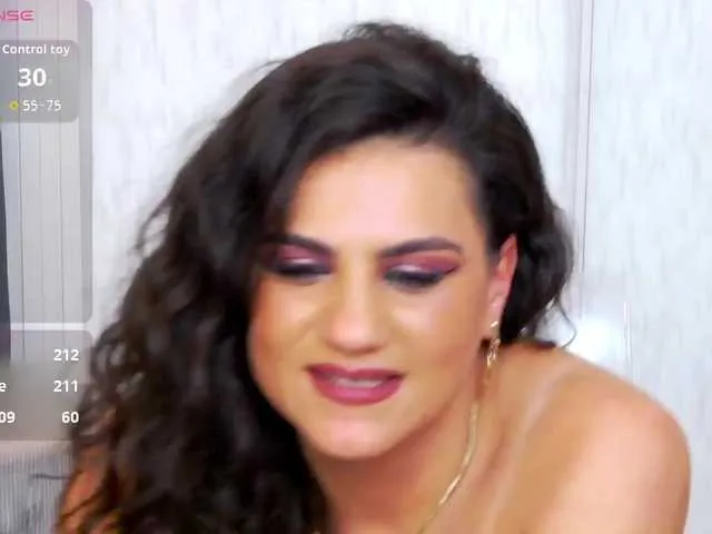 Live sex webcam photo for LorenneMays #292387173