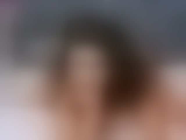 Live sex webcam photo for LorenneMays #294333226