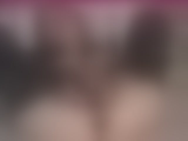 Live sex webcam photo for LoriMinelli #294227617