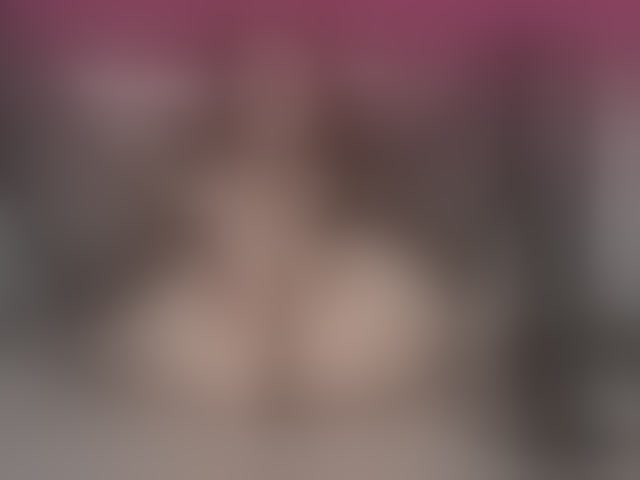 Live sex webcam photo for LoriMinelli #294232605