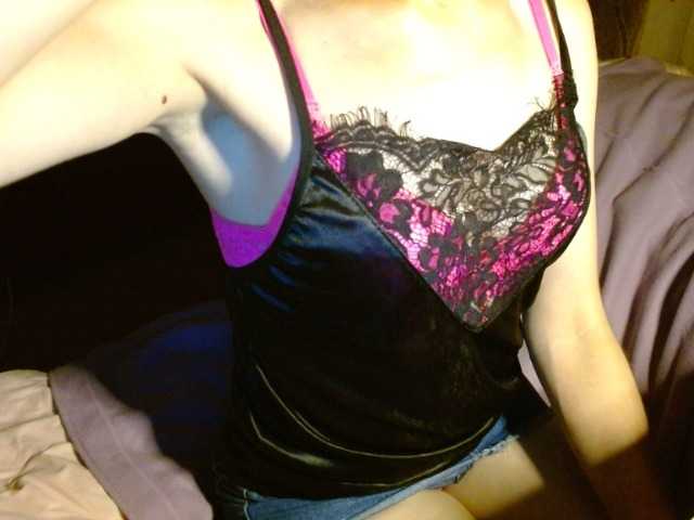 Live sex webcam photo for LorraineOSun #274118390