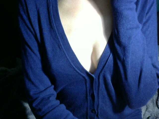 Live sex webcam photo for LorraineOSun #276686473