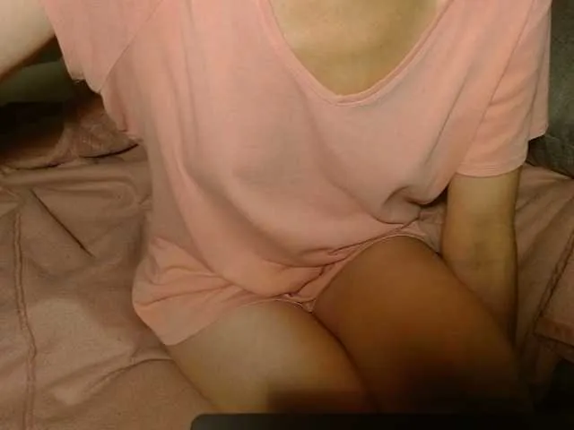 Live sex webcam photo for LorraineOSun #292435881