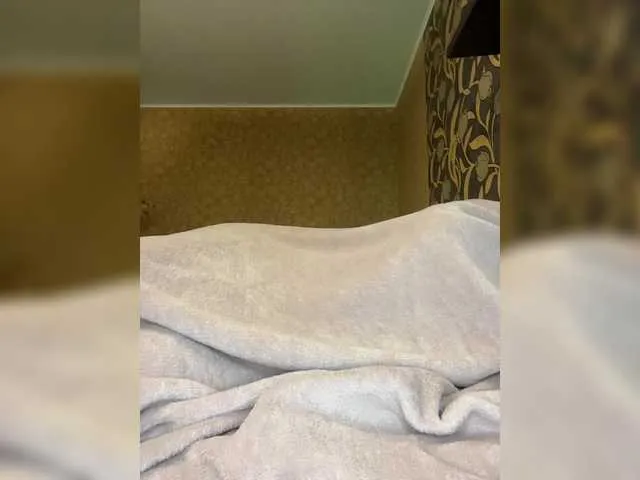 Live sex webcam photo for LouiseJenkin #292251719