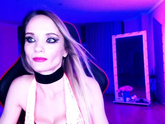 Live sex webcam photo for Louisedance #274060462