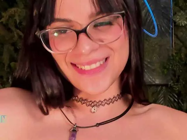 Live sex webcam photo for LourenRouge #272837986