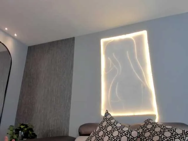 Live sex webcam photo for LourenRouge #273725689