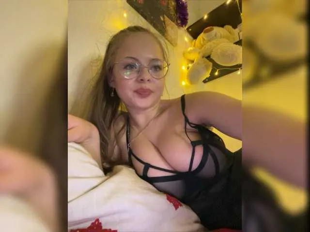 Live sex webcam photo for LoveAndSex24 #277182232