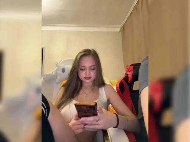 Live sex webcam photo for LoveAndSex24 #277948285