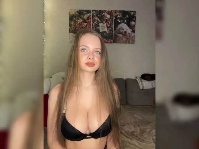 Live sex webcam photo for LoveAndSex24 #290377372
