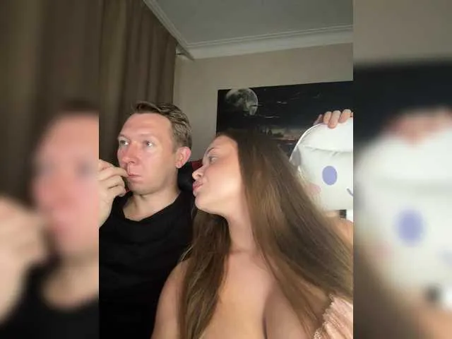 Live sex webcam photo for LoveAndSex24 #292171852