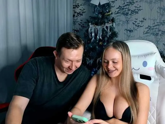 Live sex webcam photo for LoveAndSex24 #292647449