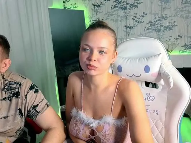 Live sex webcam photo for LoveAndSex24 #293172991
