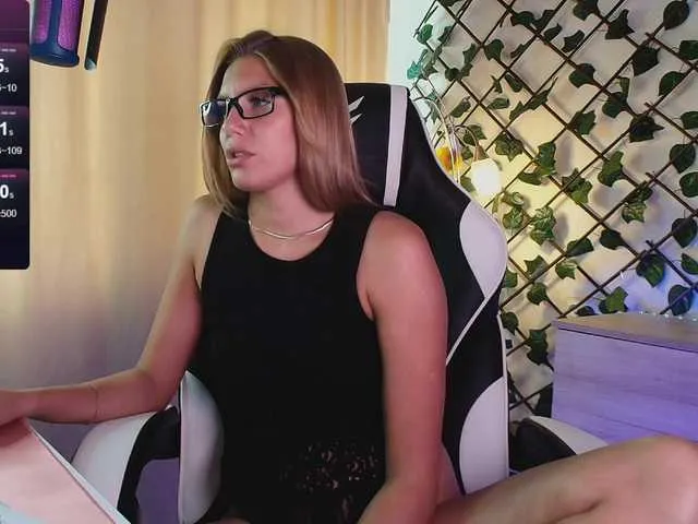 Live sex webcam photo for LoveFamilya #288568473