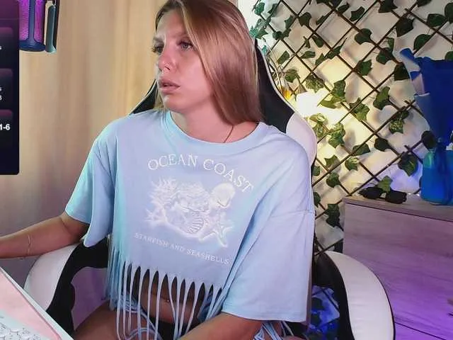 Live sex webcam photo for LoveFamilya #288884839