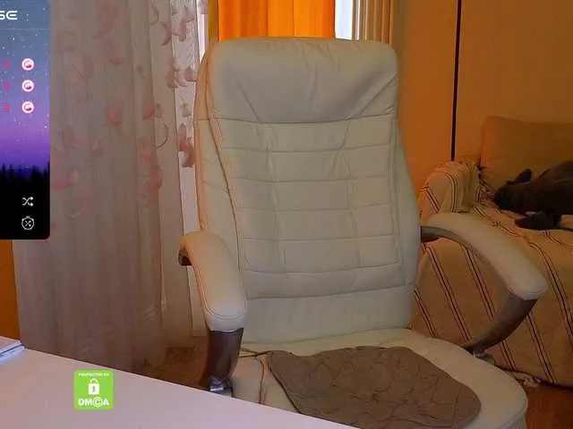 Live sex webcam photo for LoveLama #291199182