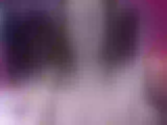 Live sex webcam photo for LoveLeahxx #272061221