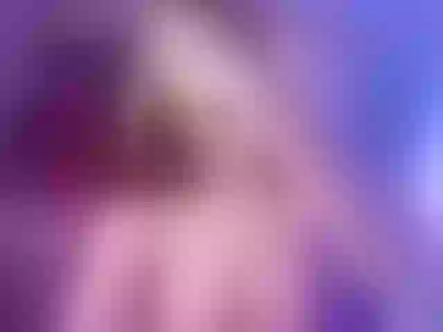 Live sex webcam photo for LoveLeahxx #272247399