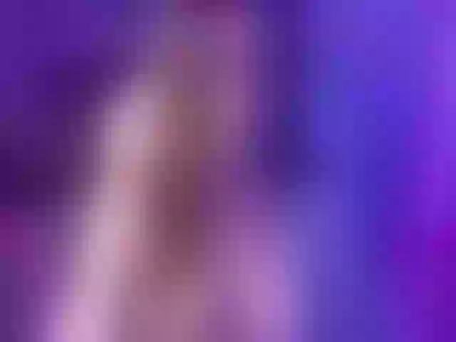 Live sex webcam photo for LoveLeahxx #272602099