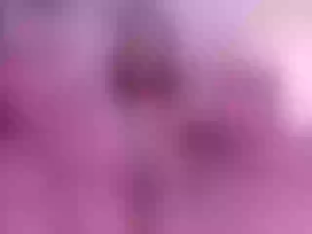 Live sex webcam photo for LoveLeahxx #273112413
