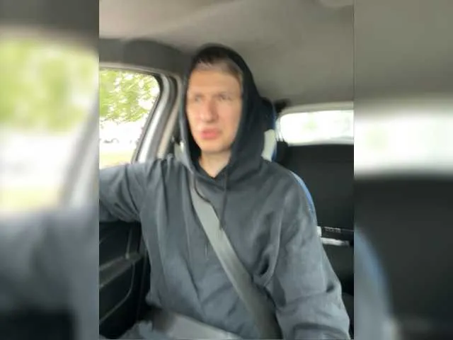 Live sex webcam photo for LoveMarkusik #275538679