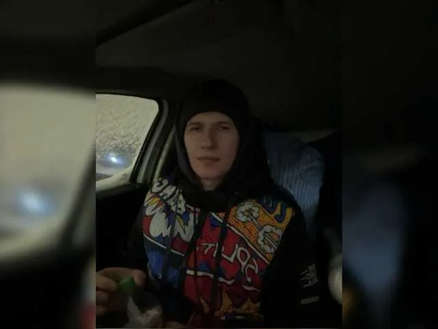 Live sex webcam photo for LoveMarkusik #276954747