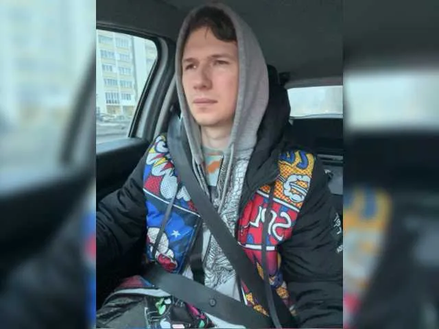 Live sex webcam photo for LoveMarkusik #277641376