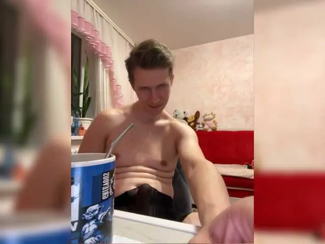 Live sex webcam photo for LoveMarkusik #277660095