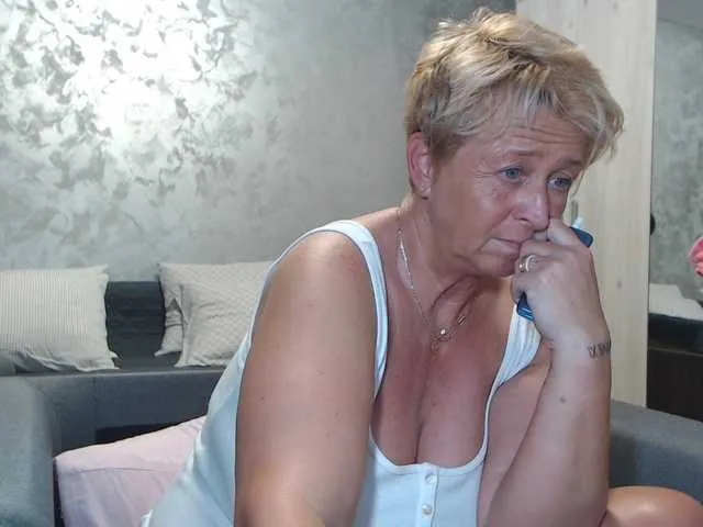 Live sex webcam photo for LovePinkLilli #291366386