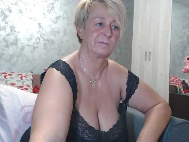 Live sex webcam photo for LovePinkLilli #292190848