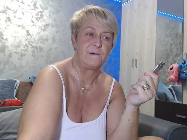 Live sex webcam photo for LovePinkLilli #292323267