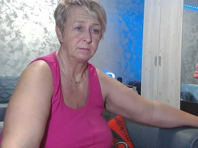 Live sex webcam photo for LovePinkLilli #292336213