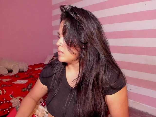 Live sex webcam photo for LoveQuinn #290245170