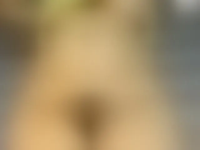 Live sex webcam photo for LoveQuinn #293375202