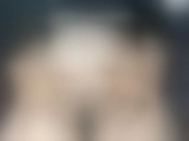 Live sex webcam photo for LoveQuinn #293622372