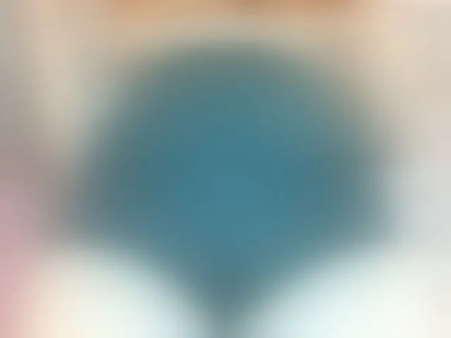 Live sex webcam photo for LoveQuinn #294081231