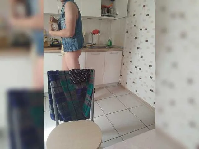 Live sex webcam photo for LoveWoomen69 #275582108